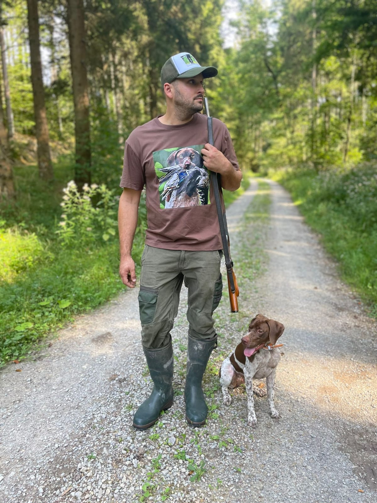 Huntsi T-Shirt mit Hunde-Motiv im Revier